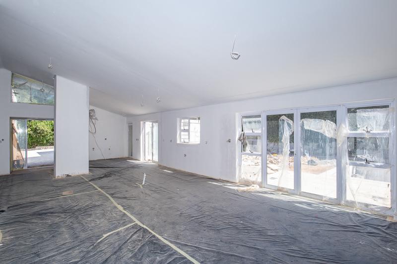 5 Bedroom Property for Sale in Constantia Western Cape